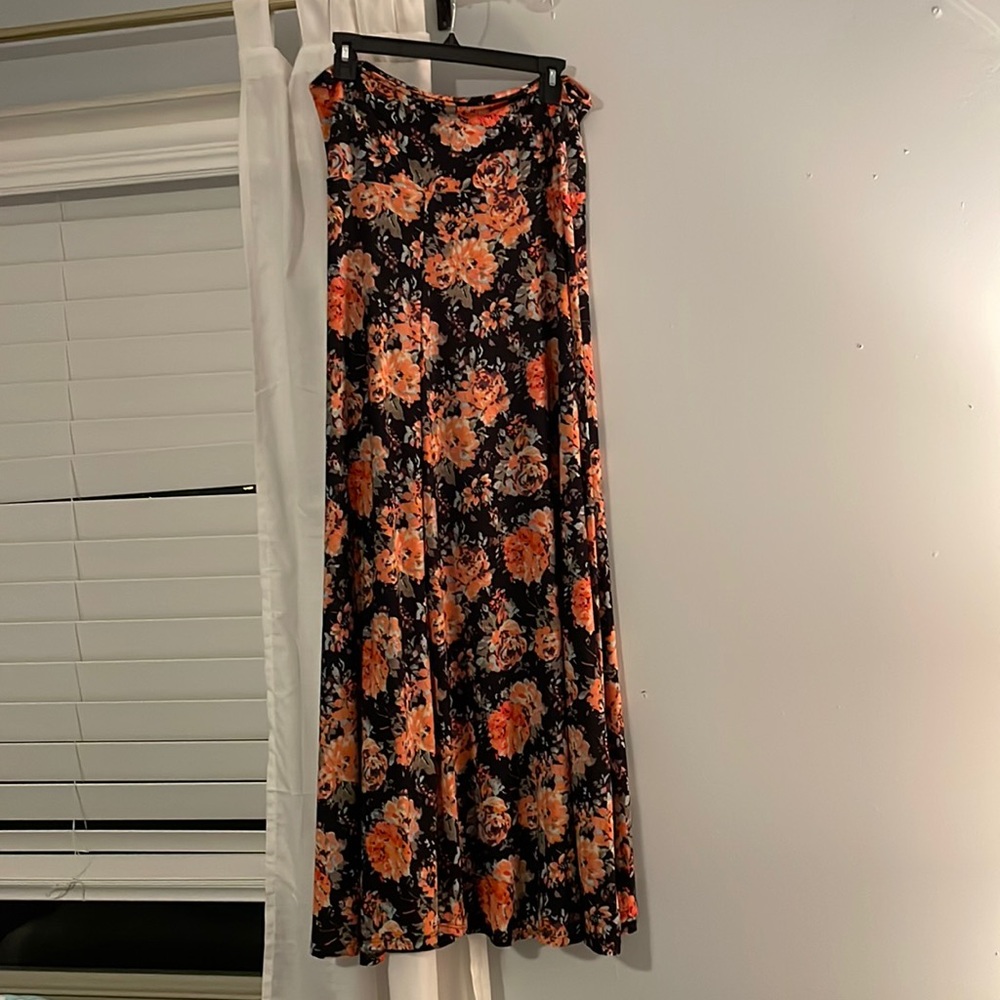 Honey & lace maxi skirt. 2X.